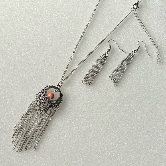 Vintage Paparazzi Jewelry Set Necklace 32โ And Tassle Earrings - Picture 3 of 7